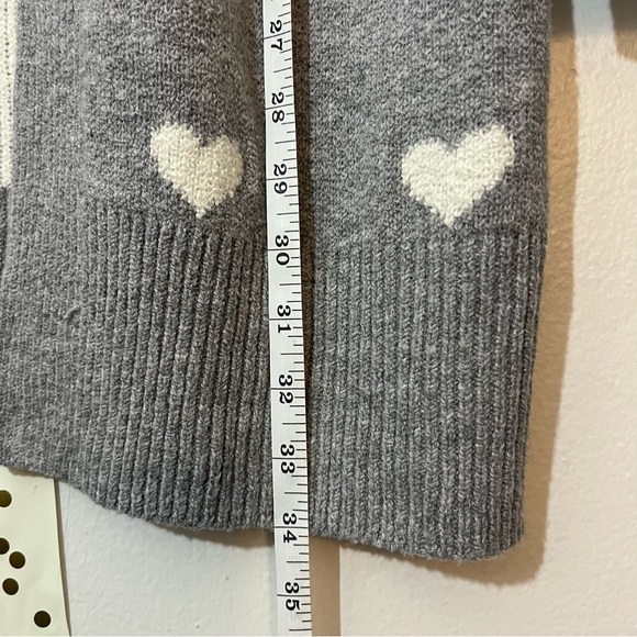 Sincerely Jules Gray and White Heart Open Front Chunky Cardigan size XS - Picture 8 of 9